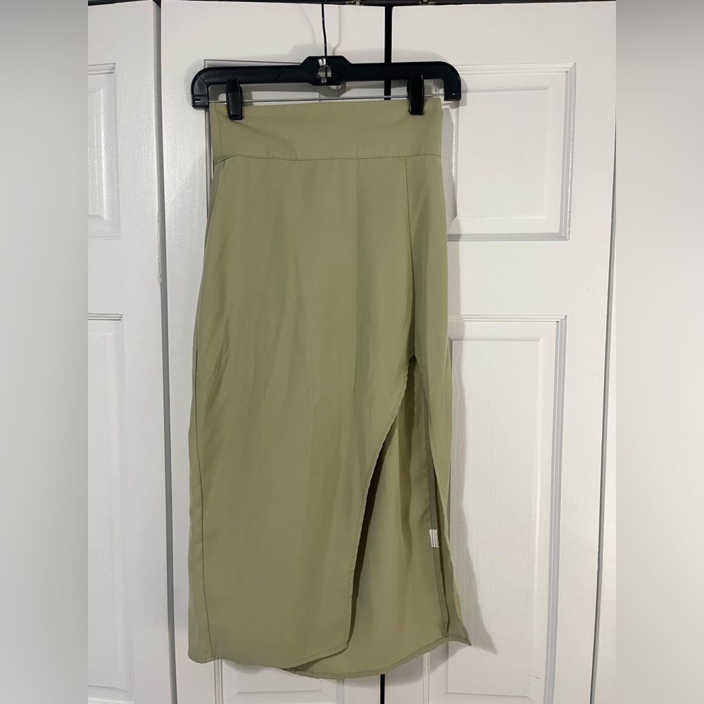 SHEIN green skirt